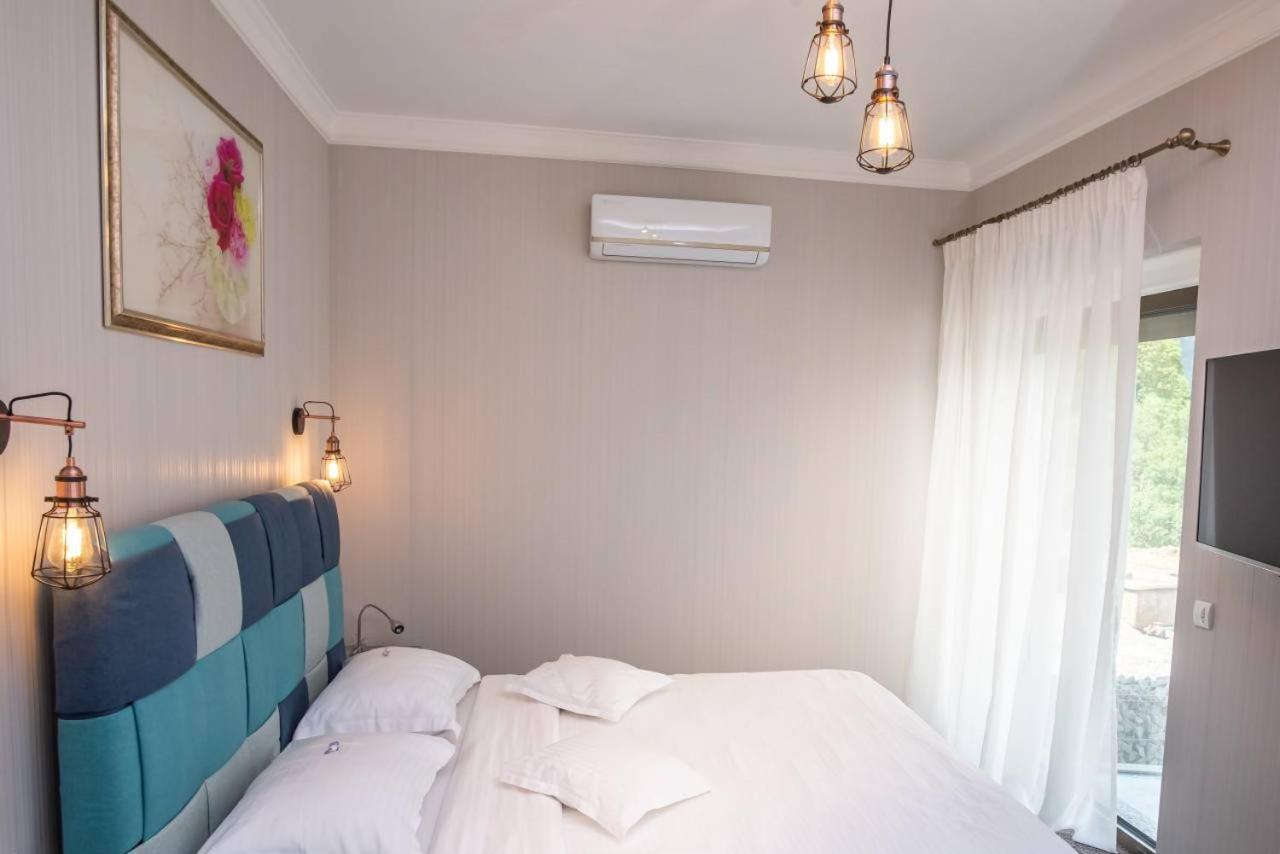 Hotel Roser House Boutique - Pe Malul Lacului Колибица Экстерьер фото