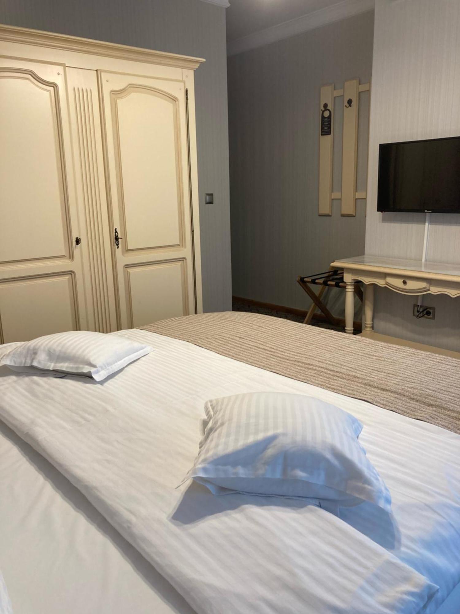 Hotel Roser House Boutique - Pe Malul Lacului Колибица Номер фото
